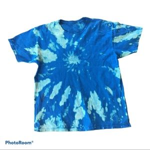 Tie-die t-shirt large